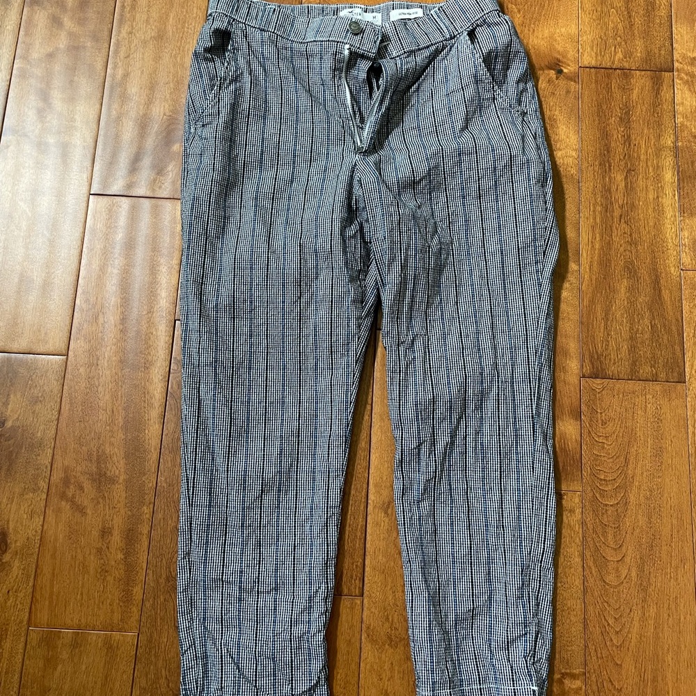 Hollister High Rise Cropped Pants